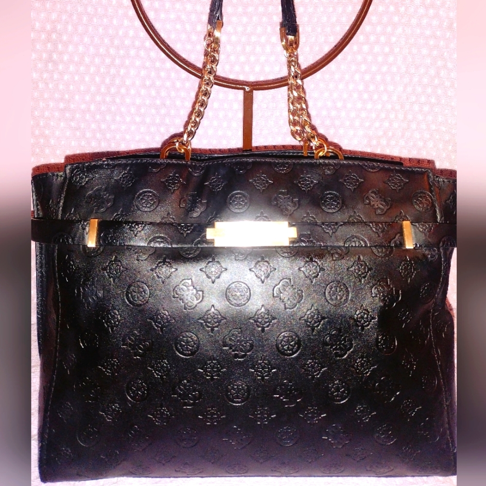GUESS Black purse with gold chains.#A27 - Picture 2 of 11